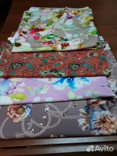 Отрезы ткани и трикотажа