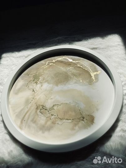 Журнальный столик с эпоксидной смолой