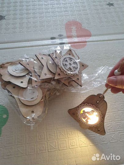 Елочные игрушки светящиеся