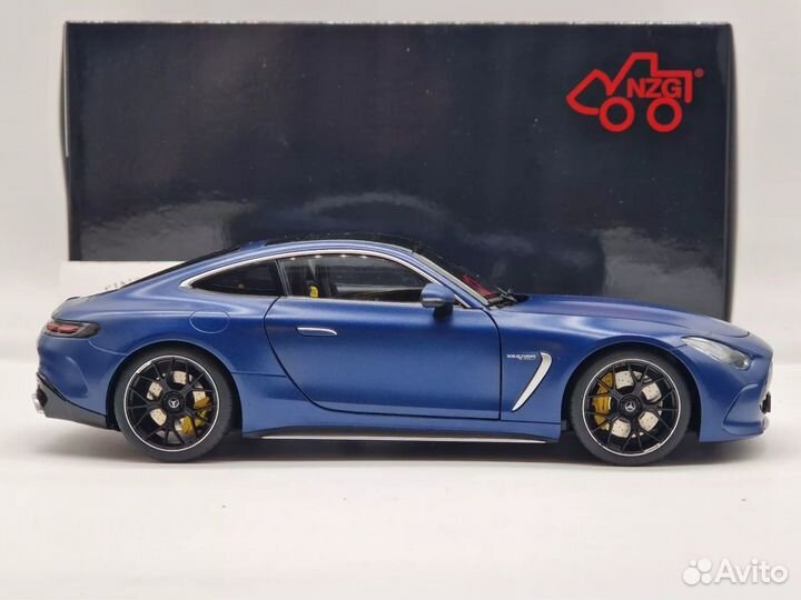 Mercedes AMG GT63 Spectral Blue 1:18 NZG