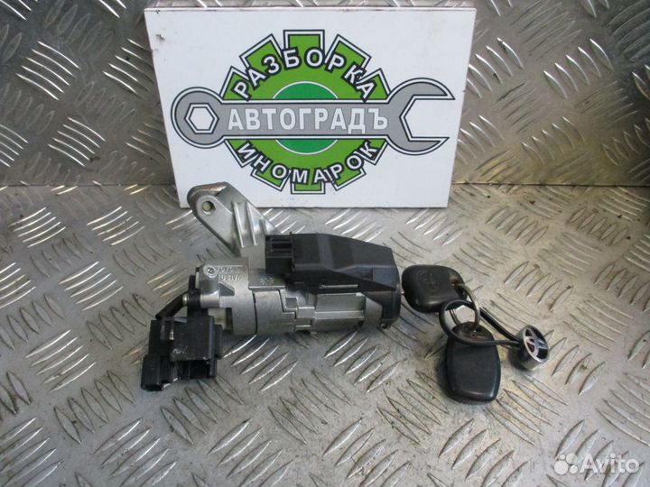 Замок зажигания Toyota Yaris 2004г Рест