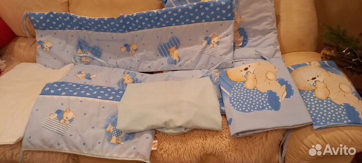 Бортики в кроватку с балдахином и комплектом посте