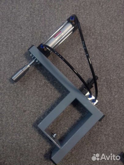 Пневмо-прижим для форматно-раскроечного станка