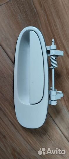 Ручка двери Carolla AE100