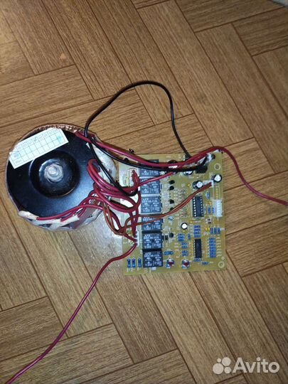 Электрон. и транс от Стаб напряжения sven AVR-500