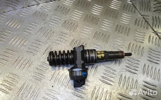 Форсунка дизельная skoda fabia 2 (9BN23AL01)