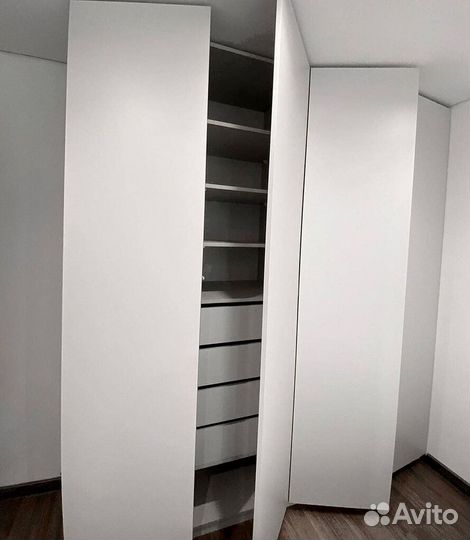 Распашной шкаф