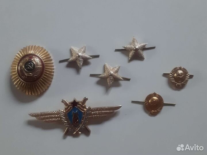 Брелоки,значки