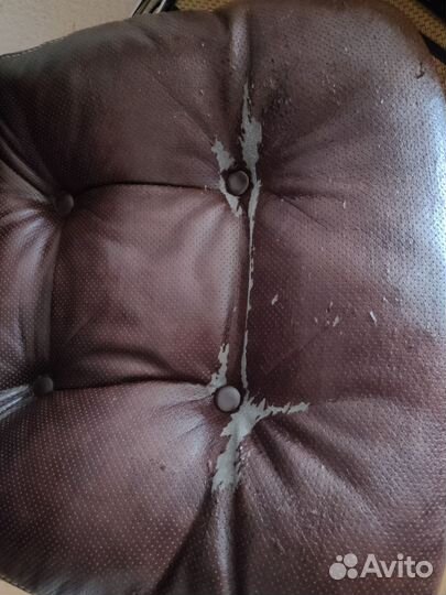 Офисное кожаное кресло