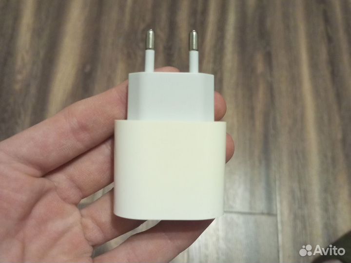 Зарядка на iPhone