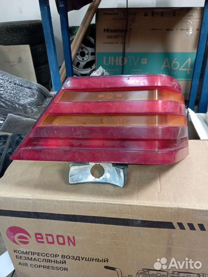 Фонарь задний правый Mercedes w140