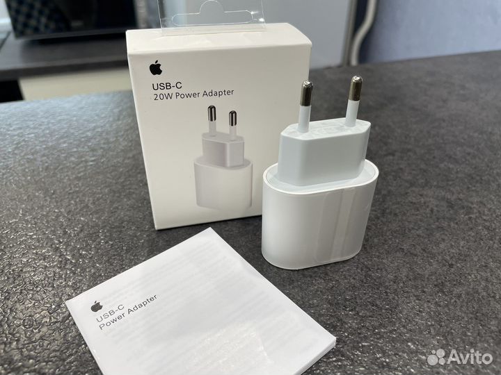 Зарядка для iPhone адаптер блок питания USB-C 20W