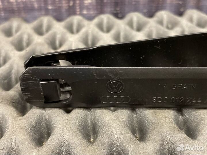 Съемник колпачка Audi A4 B7 BFB 2006