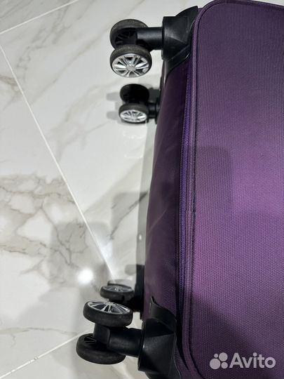 Чемодан на колесах ручная кладь новый