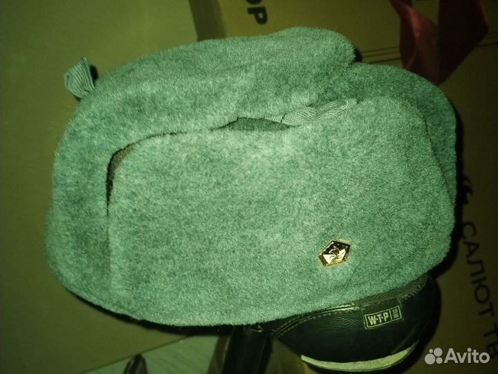 Шапка ушанка с медалью 