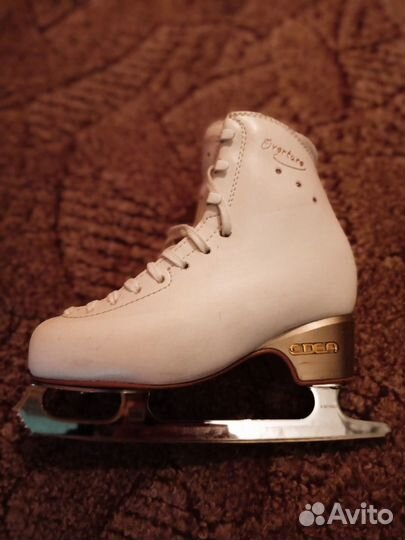 Коньки фигурные