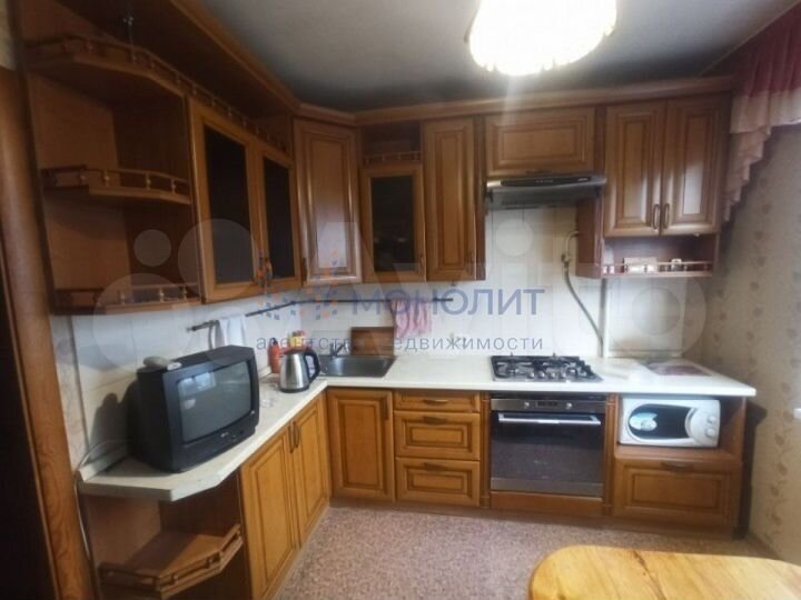 2-к. квартира, 50 м², 6/9 эт.