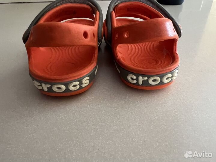 Сандали crocs