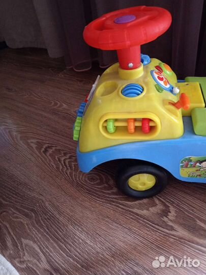 Детская машинка толокар каталка