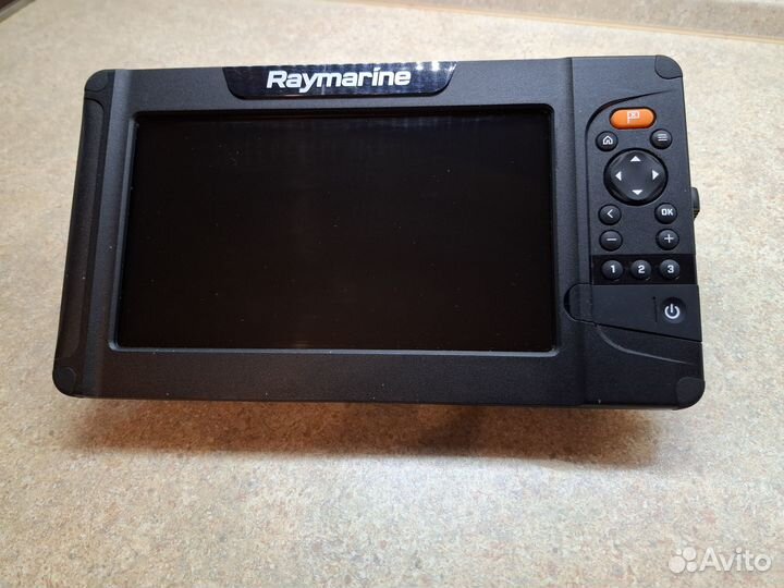 Эхолот Raymarine Element 9HV с датчиком HV-100 3D
