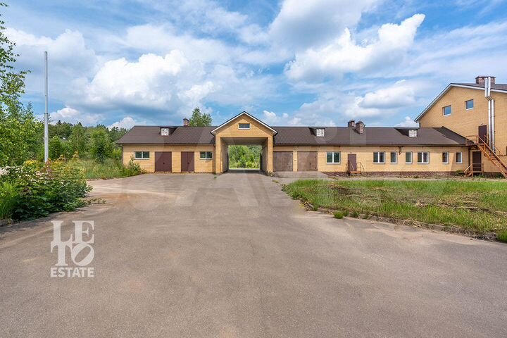 Дом 582,6 м² на участке 29,2 сот.