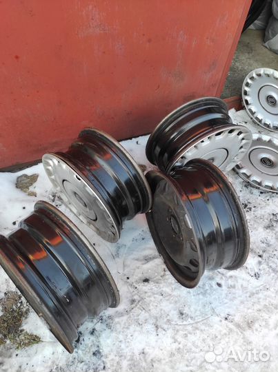 Продам диски с колпаками