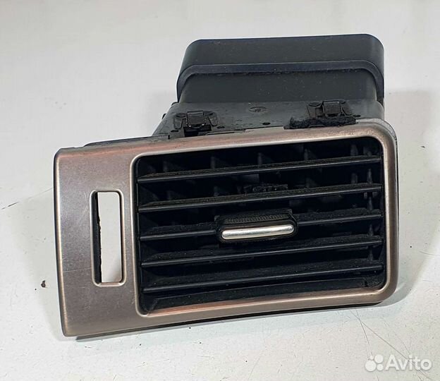 Дефлектор воздуховода левый Audi A6 C5