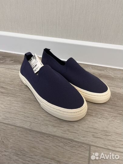Слипоны новые Zara 35р