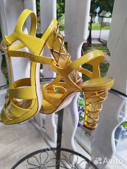 Босоножки loriblu