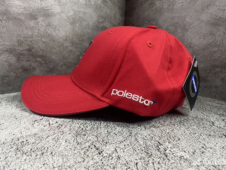 Бейсболка Volvo красная