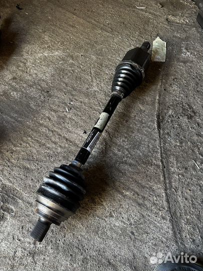 Привод передний левый Skoda Octavia