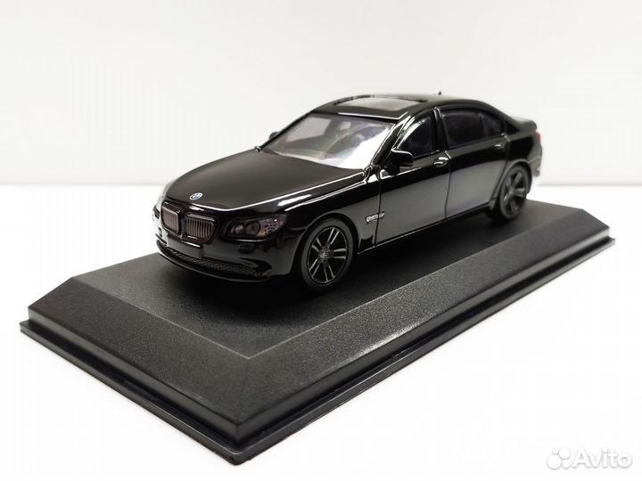 1:43 BMW 750Li