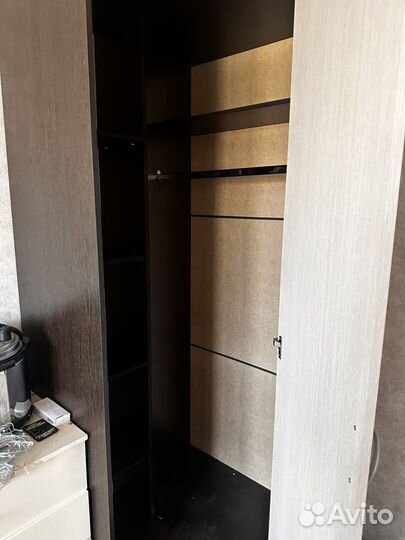 Угловой шкаф