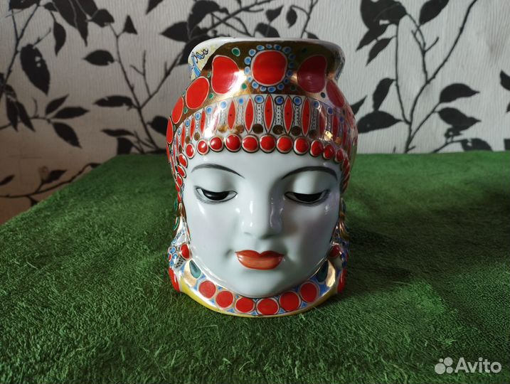 Кружка коллекционная голова восточной женщины лфз