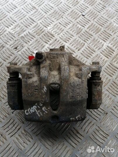 Суппорт передний правый Kia Sportage SL 2.0 G4KD