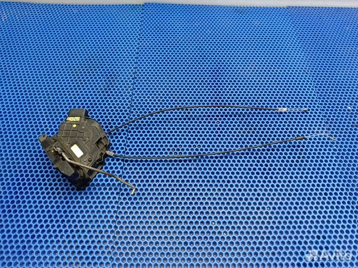 Замок задней левой двери Mazda 3 BK