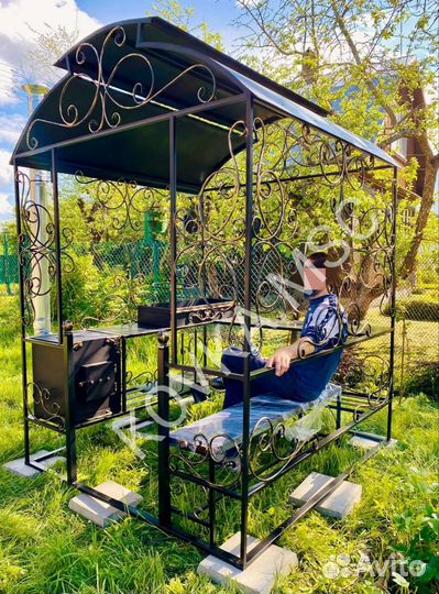 Мангал с крышей