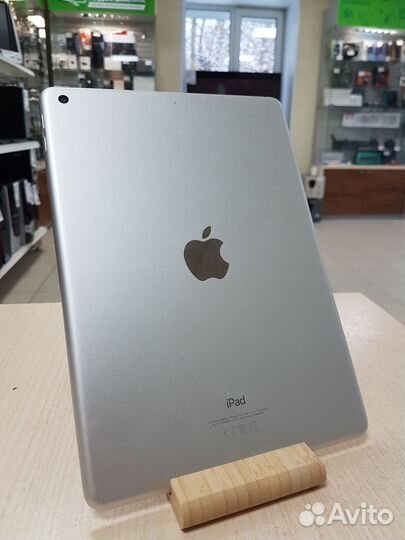 Планшет Apple iPad (2018) 32gb 9.7