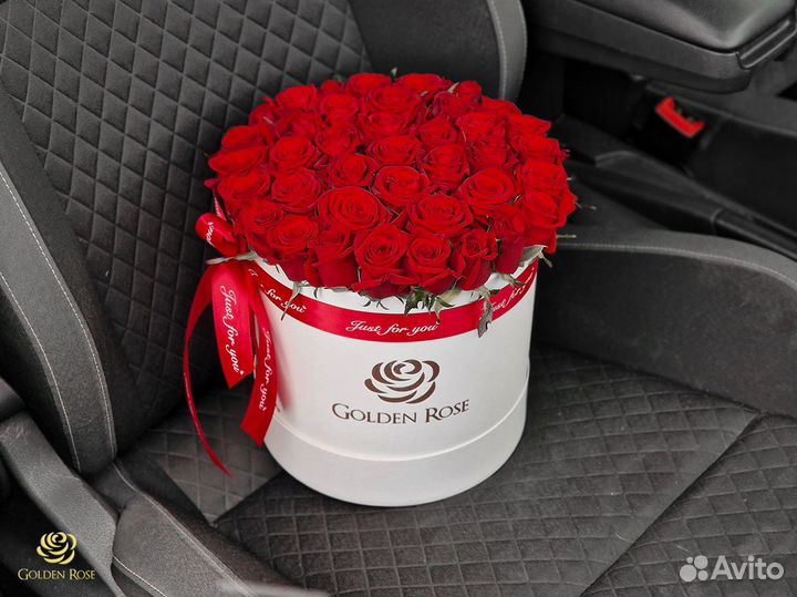 Розы в шляпной коробке