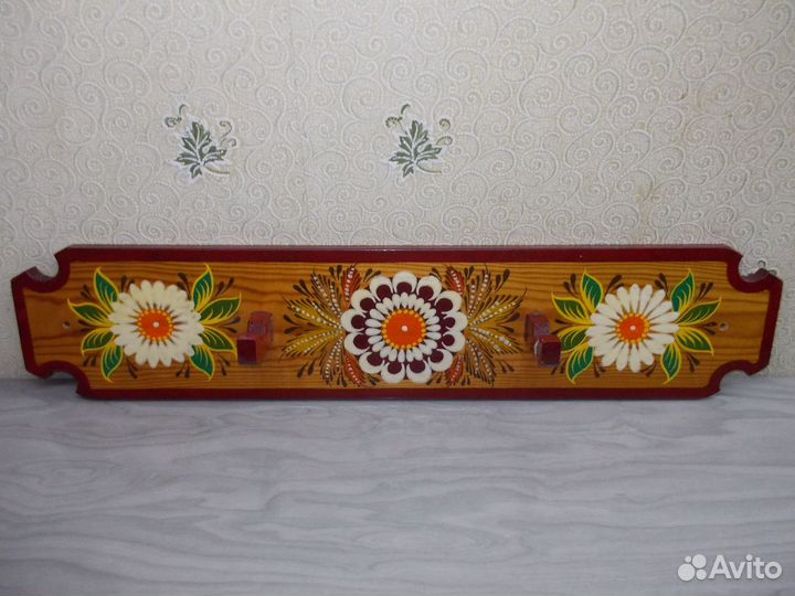 Вешалка настенная