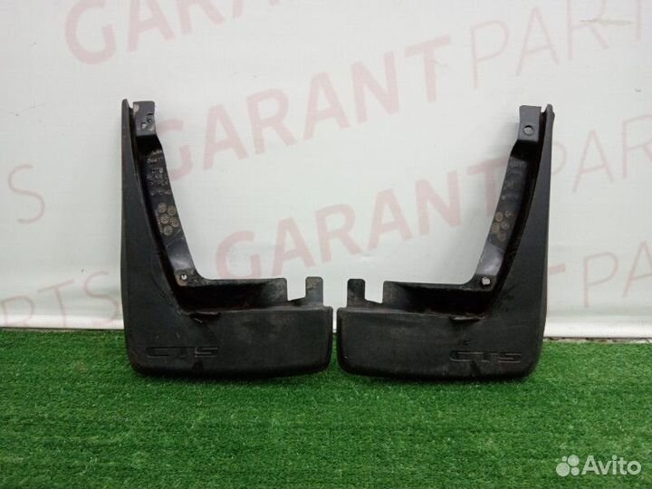 Брызговик задний Cadillac Cts 2