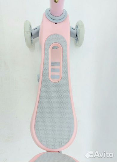 Самокат с сиденьем и ручкой розовый (новый)