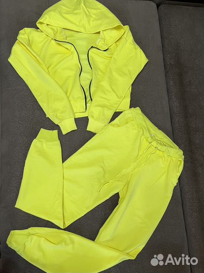 Спортивный костюм