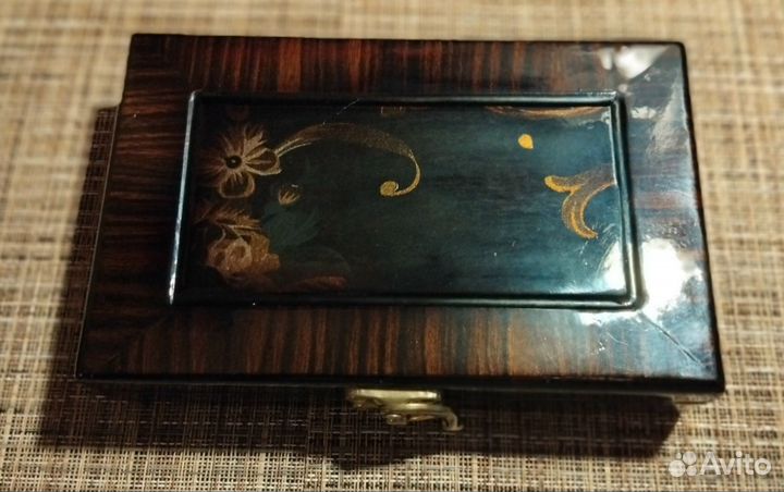 Шкатулка деревянная