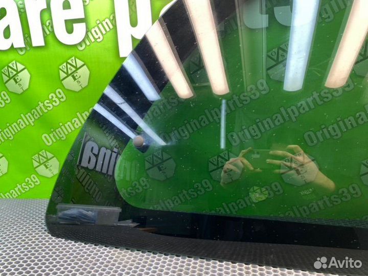 Стекло заднее правое Mazda Mpv LW5W GY-DE 2.5 2001