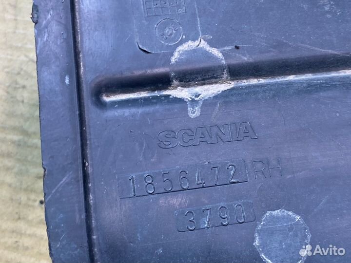 1856472 Дефлектор в угол кабины RH CP scania