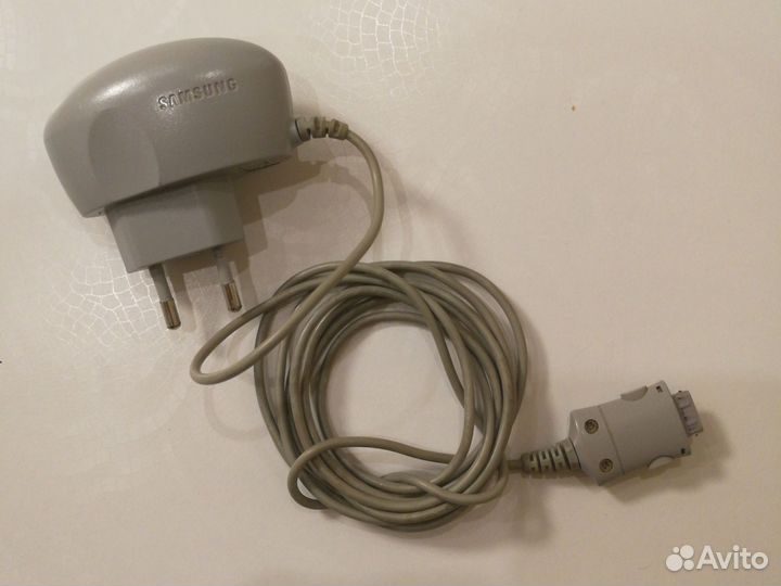 Кабели и зарядные устройства для телефонов