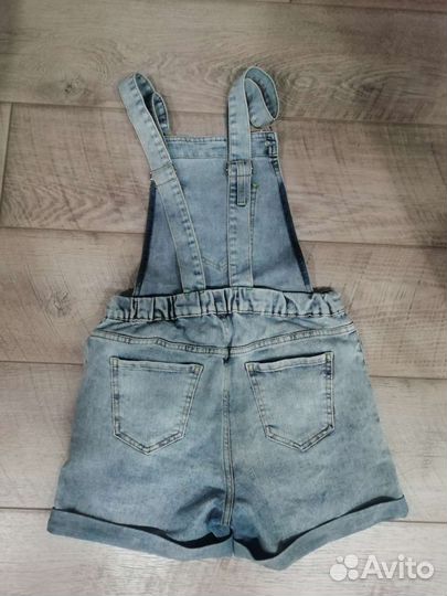 Джинсовый комбинезон для девочки