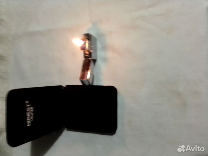 Зажигалка бензиновая Zippo Star 1