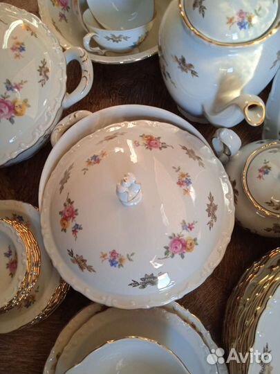 Фарфоровый обеденный сервиз с чайным набором 55 г